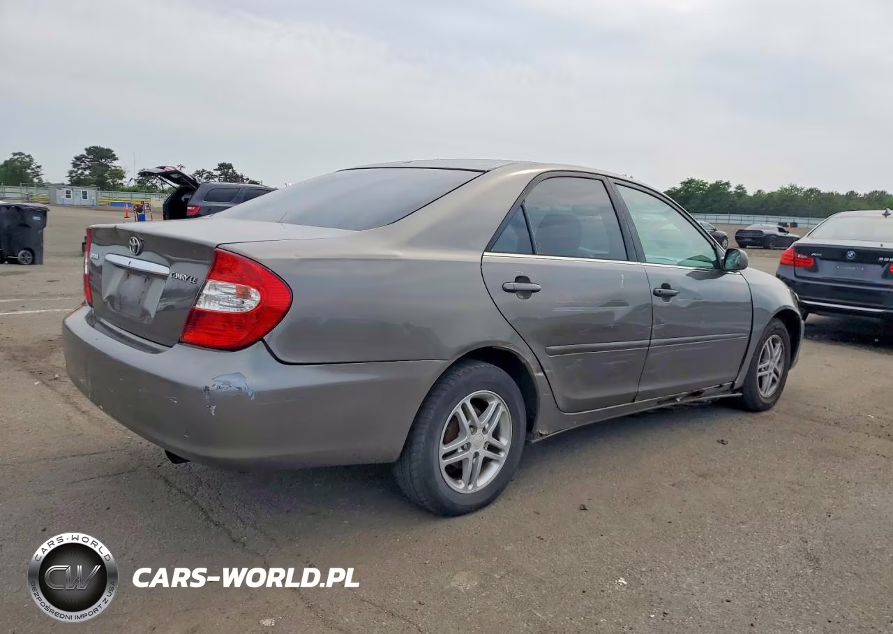 2002 Toyota Camry Le VIN:4T1BE32K02U610577 - 3