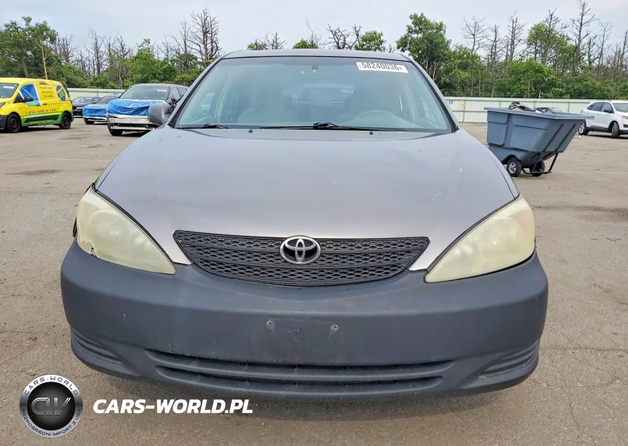 2002 Toyota Camry Le VIN:4T1BE32K02U610577 - 5