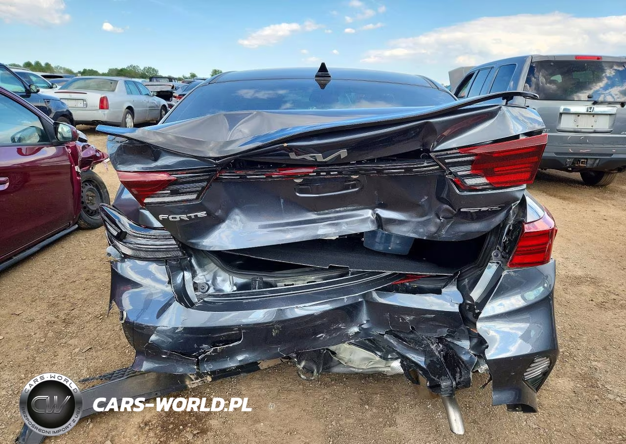 2024 Kia Forte Gt Line VIN:3KPF54AD2RE756079 - 6