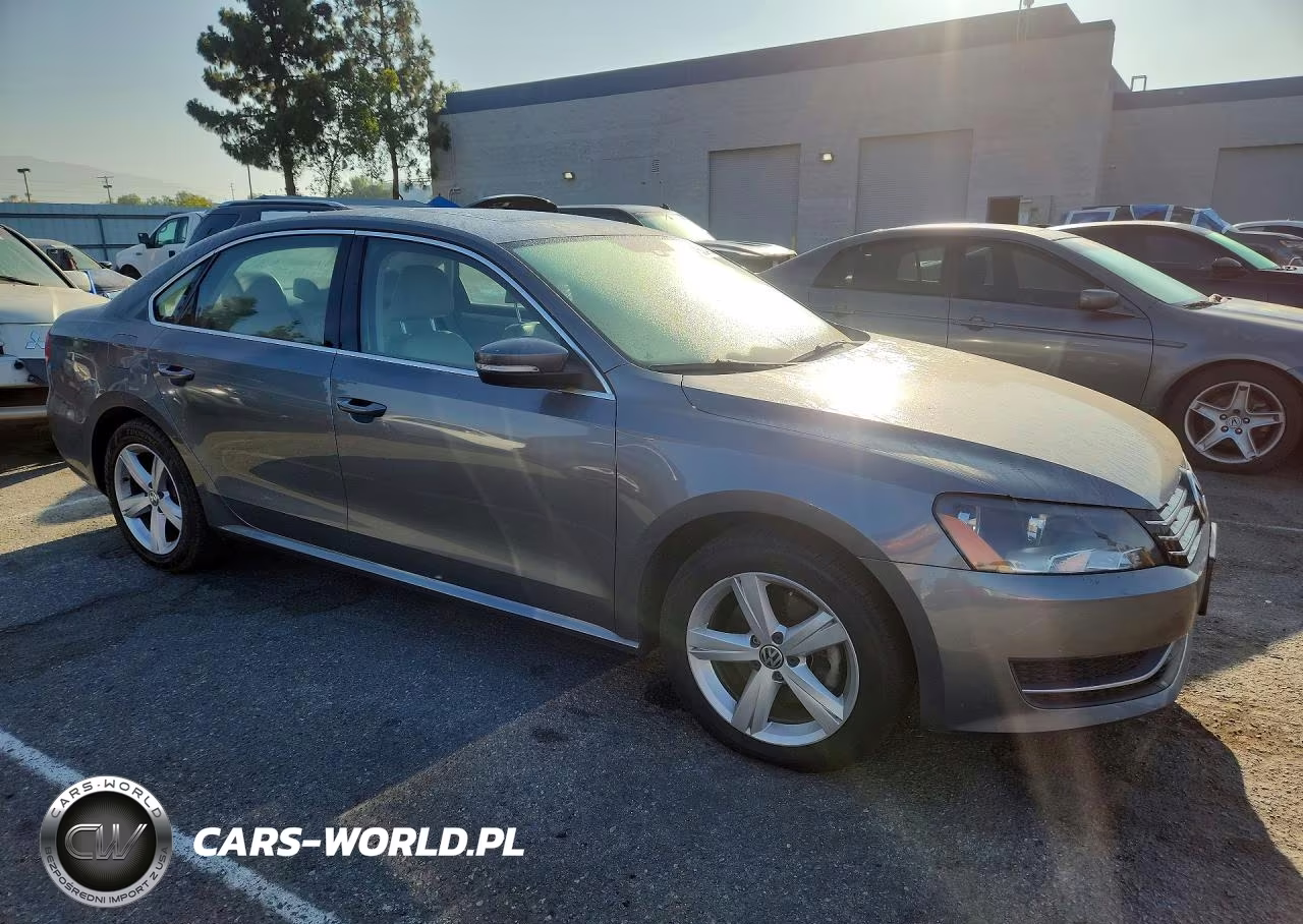 2013 Volkswagen Passat Se VIN:1VWBN7A37DC030111 - 4