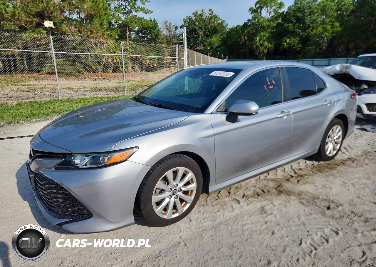 2019 Toyota Camry Le – zdjęcie 1 z 12