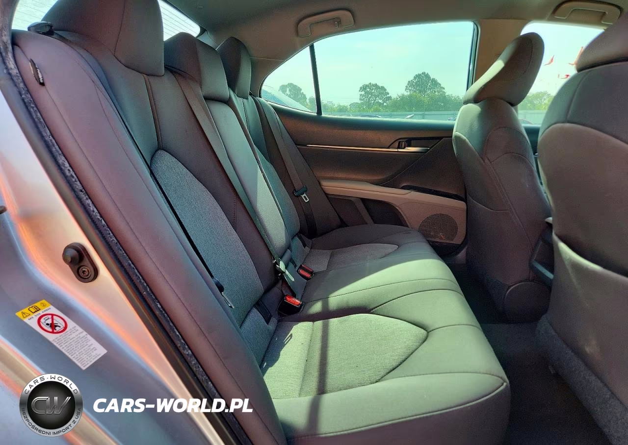 2019 Toyota Camry Le VIN:4T1B11HK1KU232566 - 10