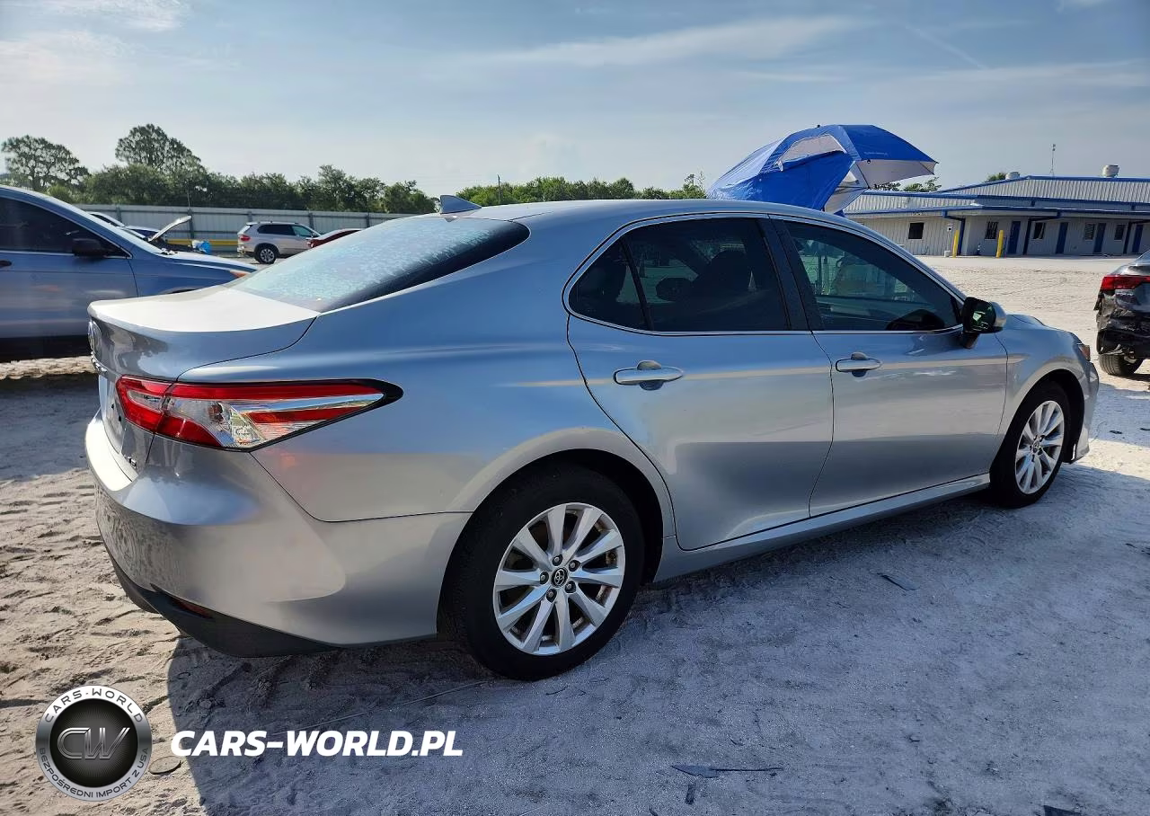 2019 Toyota Camry Le VIN:4T1B11HK1KU232566 - 3