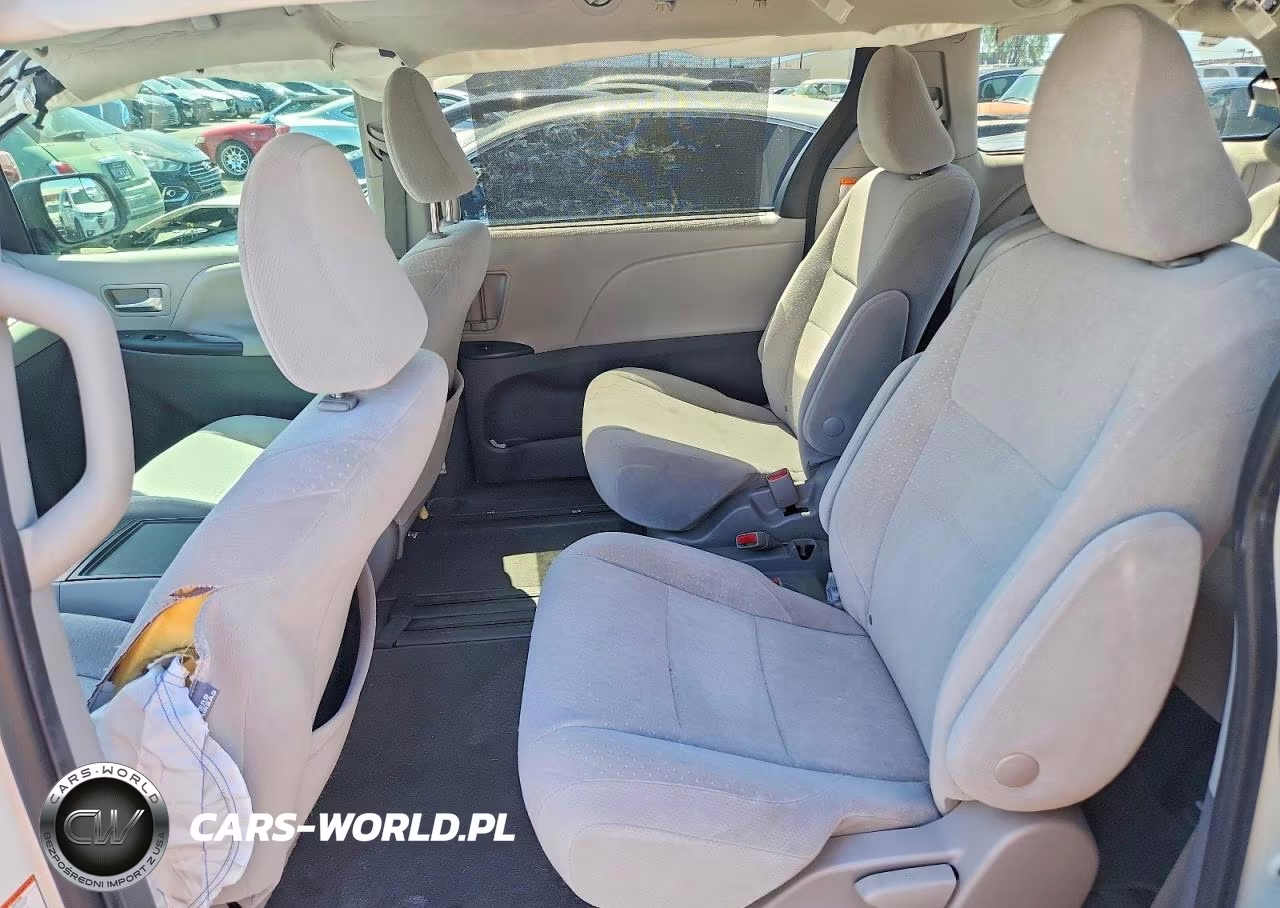 2020 Toyota Sienna Le VIN:5TDKZ3DC9LS065113 - 11