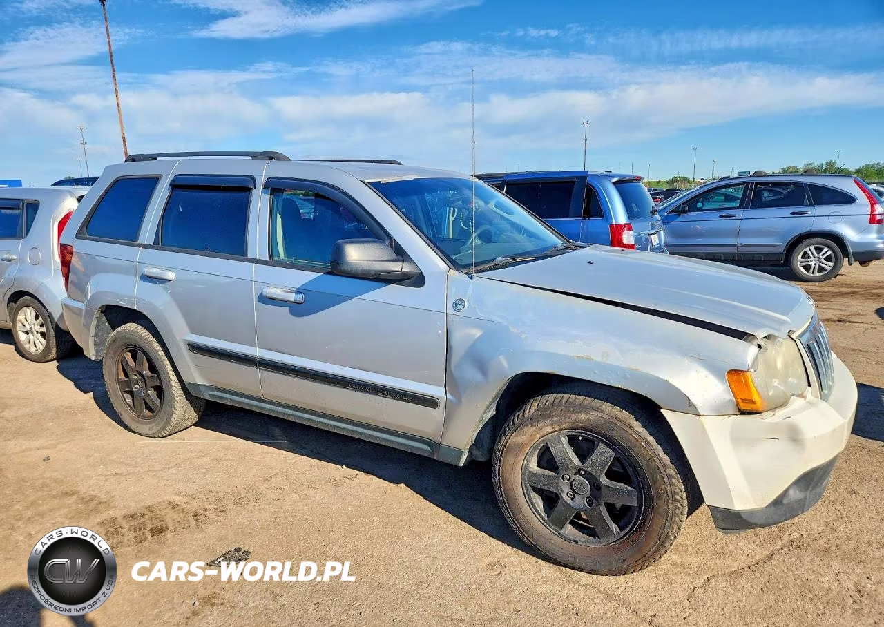 2010 Jeep Grand Cherokee Laredo VIN:1J4PR4GK8AC127558 - 4