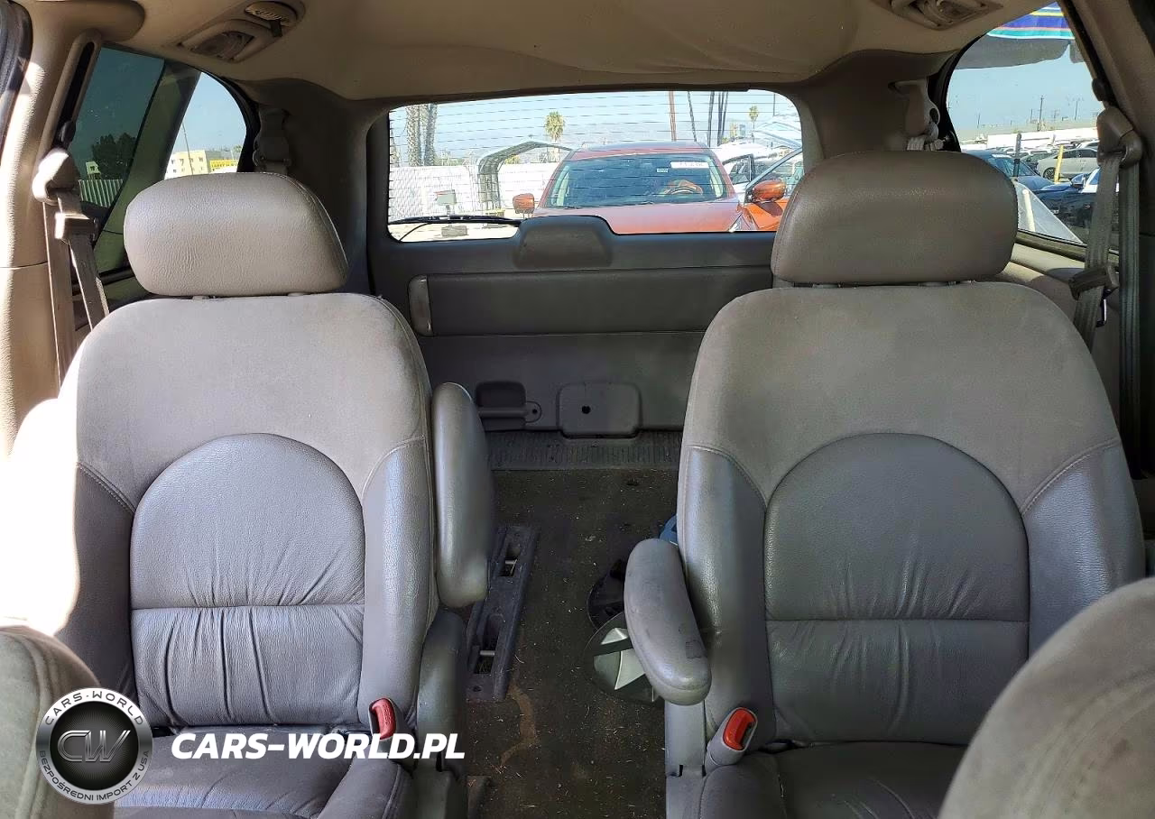 2001 Chrysler Town & Country Limited VIN:2C8GP64L81R234779 - 10