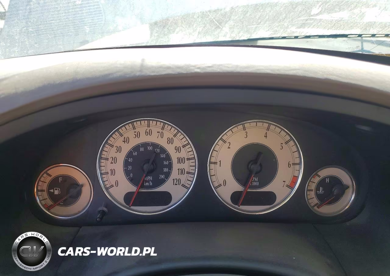 2001 Chrysler Town & Country Limited VIN:2C8GP64L81R234779 - 9