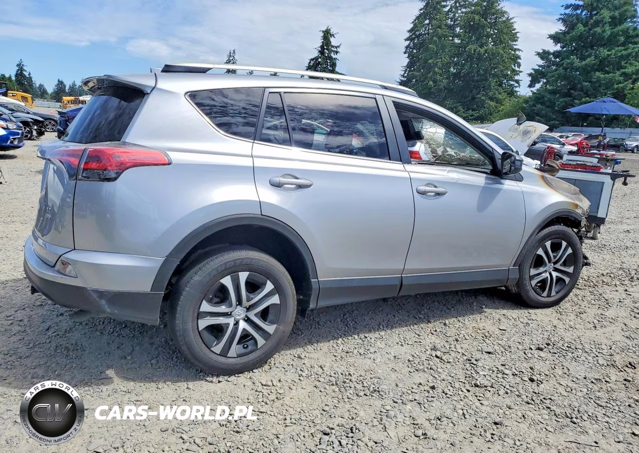 2018 Toyota Rav4 Le VIN:JTMBFREV2JJ232949 - 3