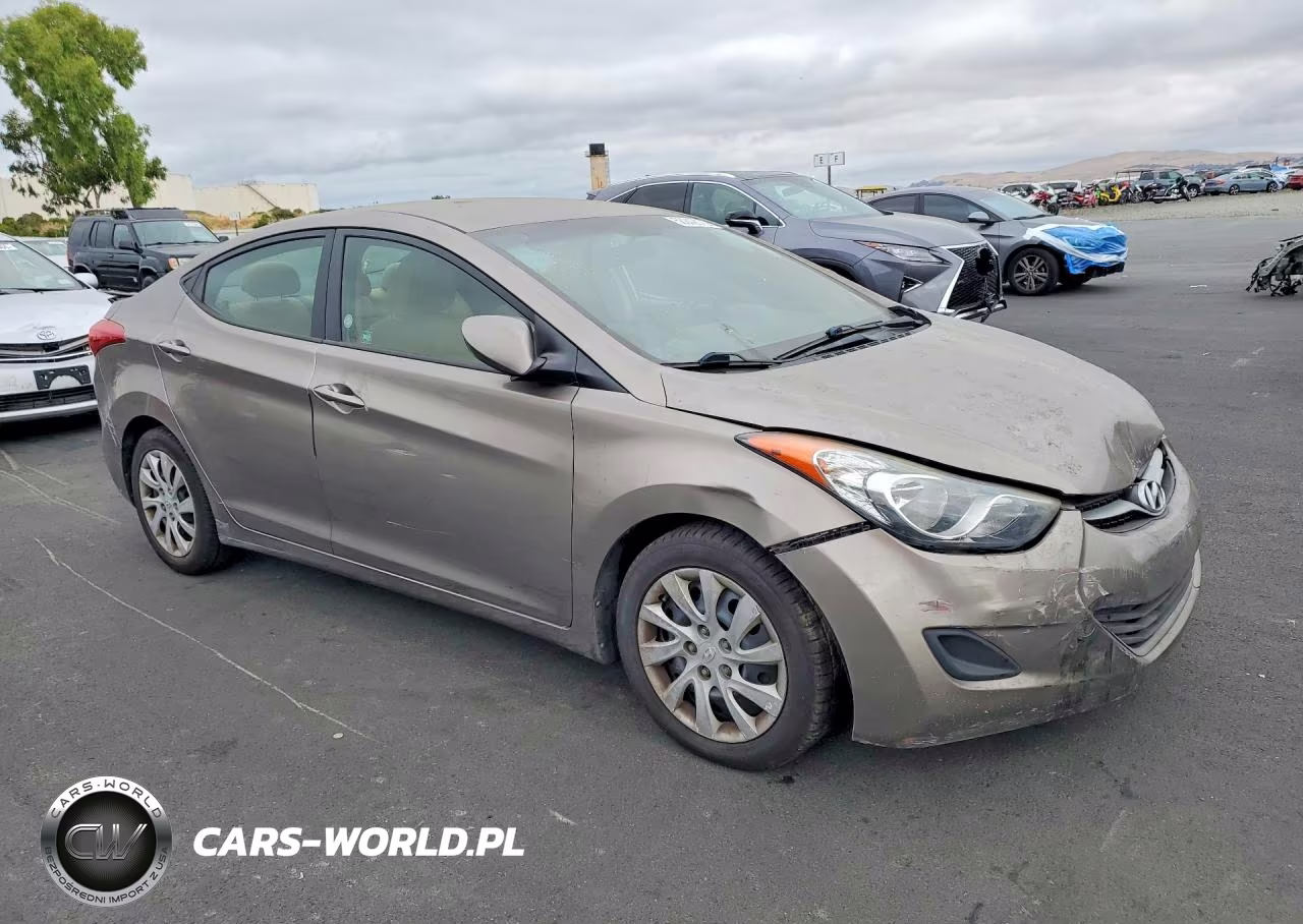 2013 Hyundai Elantra Gls VIN:5NPDH4AE0DH186045 - 4