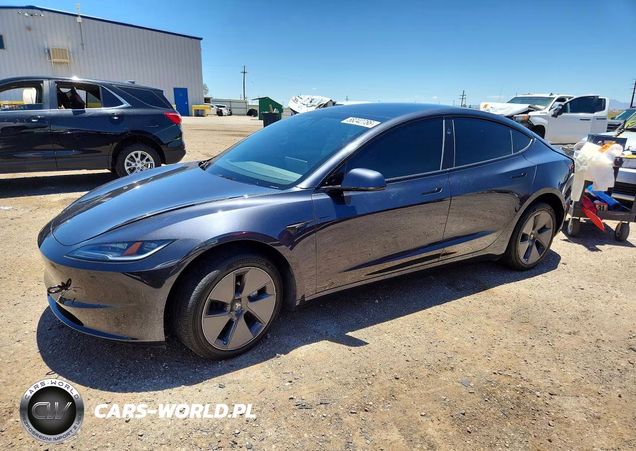 2025 Tesla Model 3 – zdjęcie 1 z 12