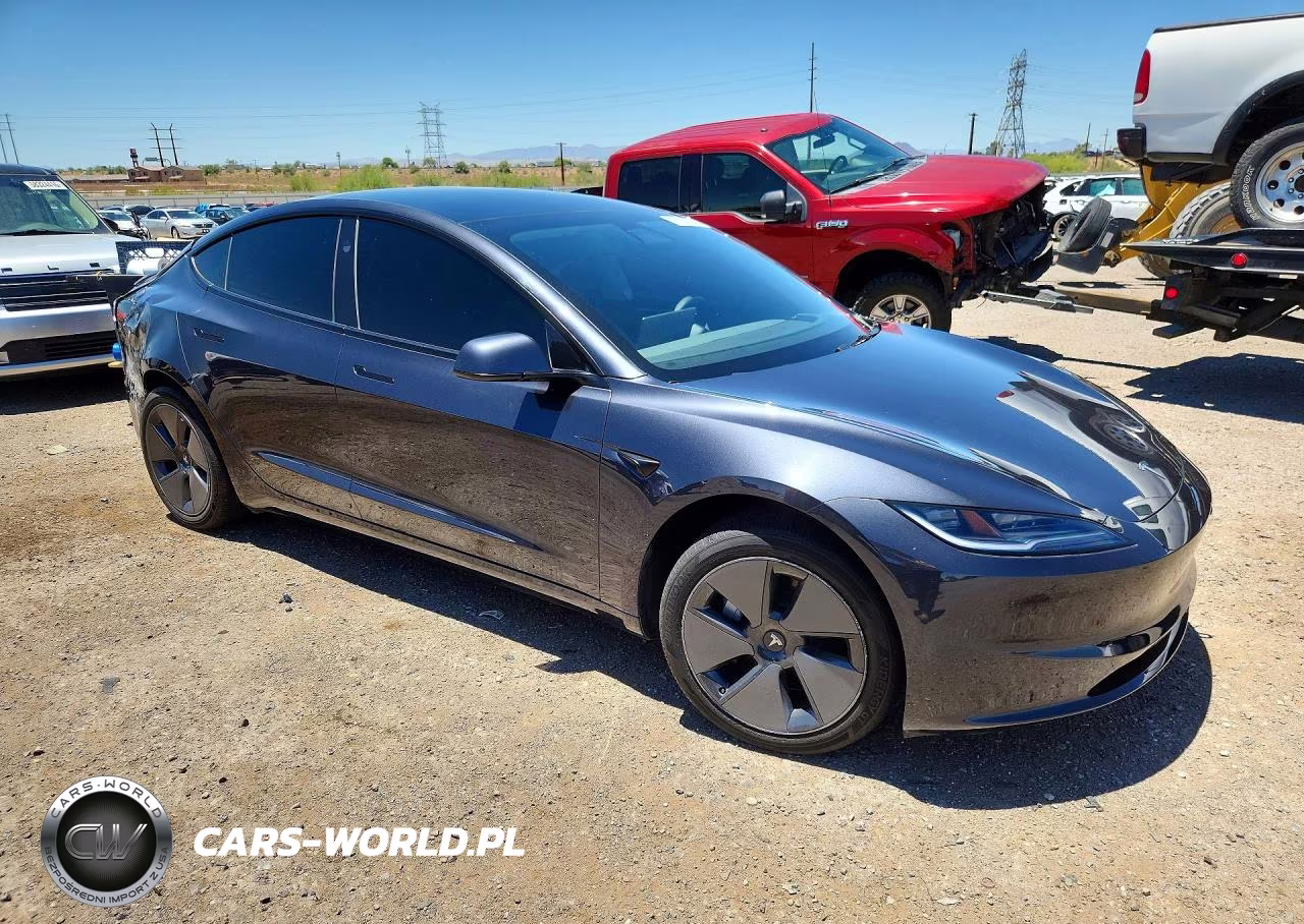 2025 Tesla Model 3 VIN:5YJ3E1EA1SF048486 - 4