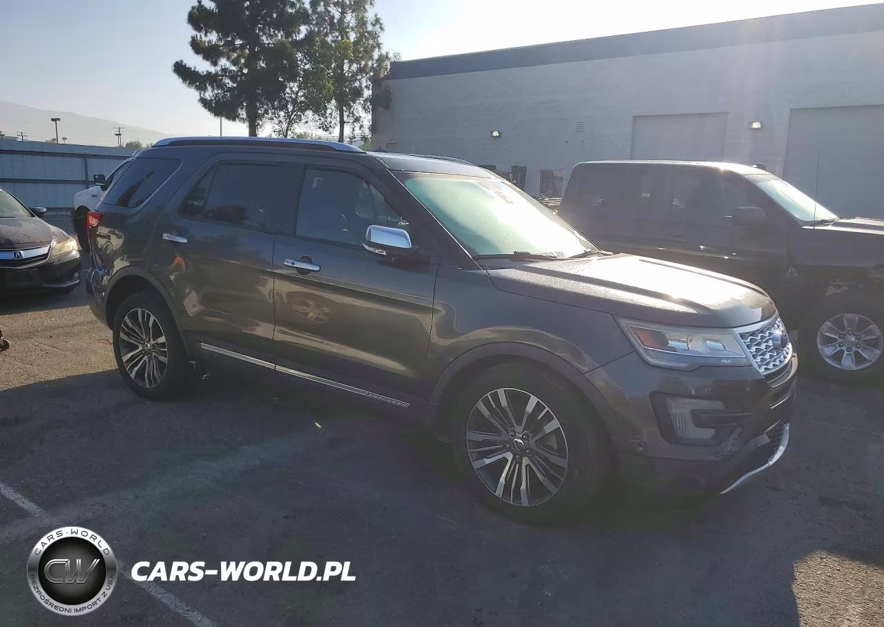 2017 Ford Explorer Platinum VIN:1FM5K8HT3HGC09888 - 4