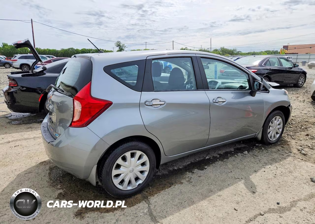 2015 Nissan Versa Note S Plus VIN:3N1CE2CP2FL446667 - 3