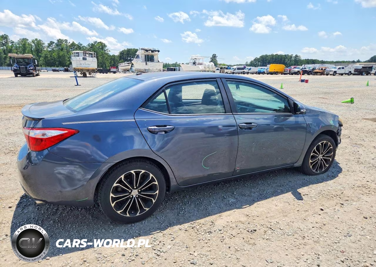 2016 Toyota Corolla VIN:2T1BURHE7GC585810 - 3