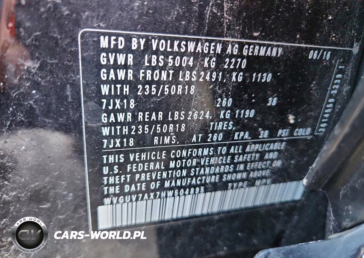 2017 Volkswagen Tiguan Sport VIN:WVGUV7AX7HW504895 - 13