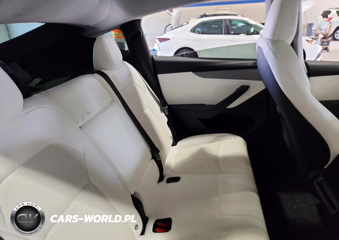 2026 Tesla Model Y VIN:7SAYGDEE5TA500848 - 10
