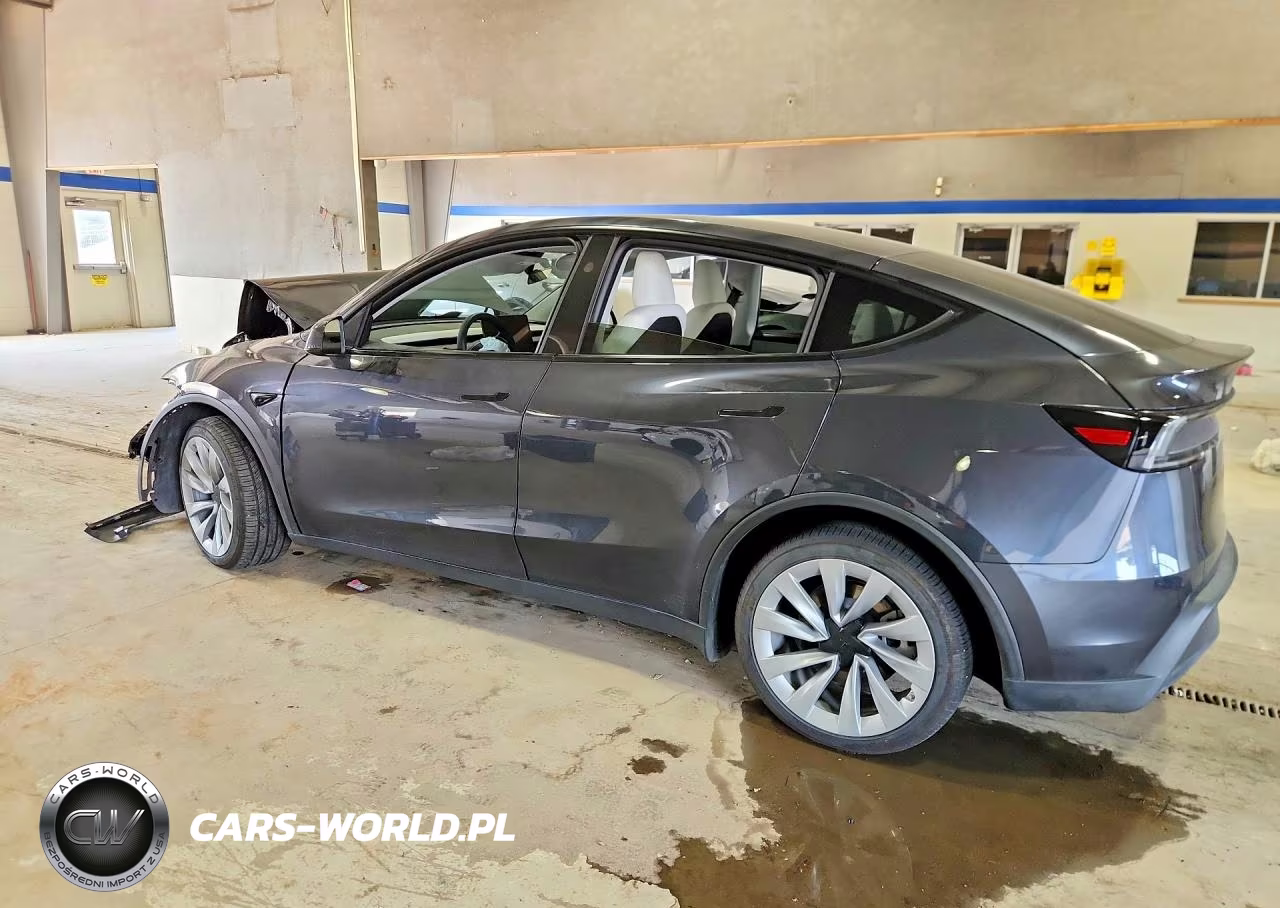 2026 Tesla Model Y VIN:7SAYGDEE5TA500848 - 2