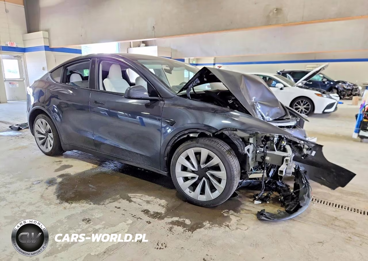 2026 Tesla Model Y VIN:7SAYGDEE5TA500848 - 4