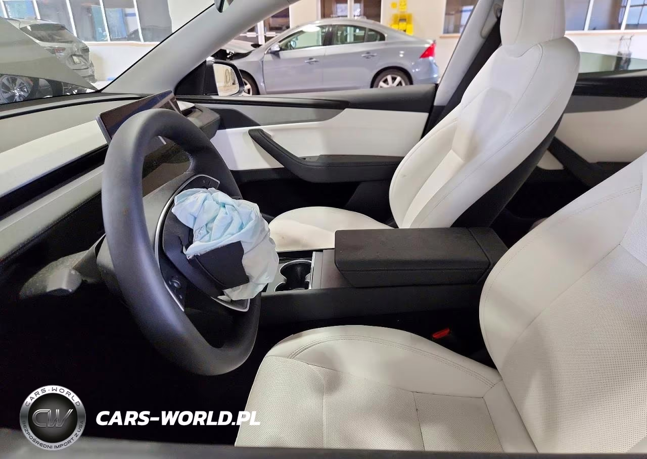 2026 Tesla Model Y VIN:7SAYGDEE5TA500848 - 7