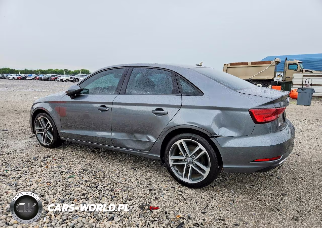 2018 Audi A3 Premium VIN:WAUAUGFF4J1031242 - 2