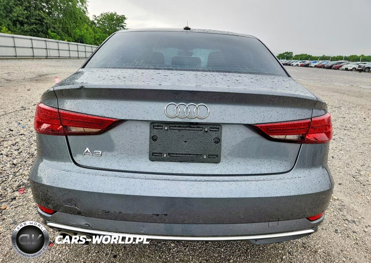 2018 Audi A3 Premium VIN:WAUAUGFF4J1031242 - 6
