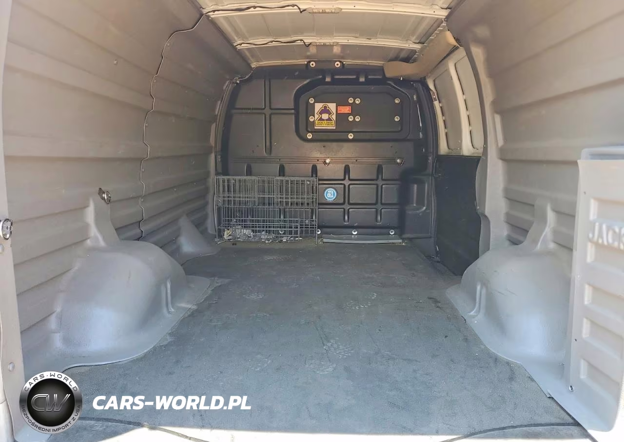 2017 Chevrolet Express 2500 Cargo Delivery Van VIN:1GCWGAF1XH1214463 - 10