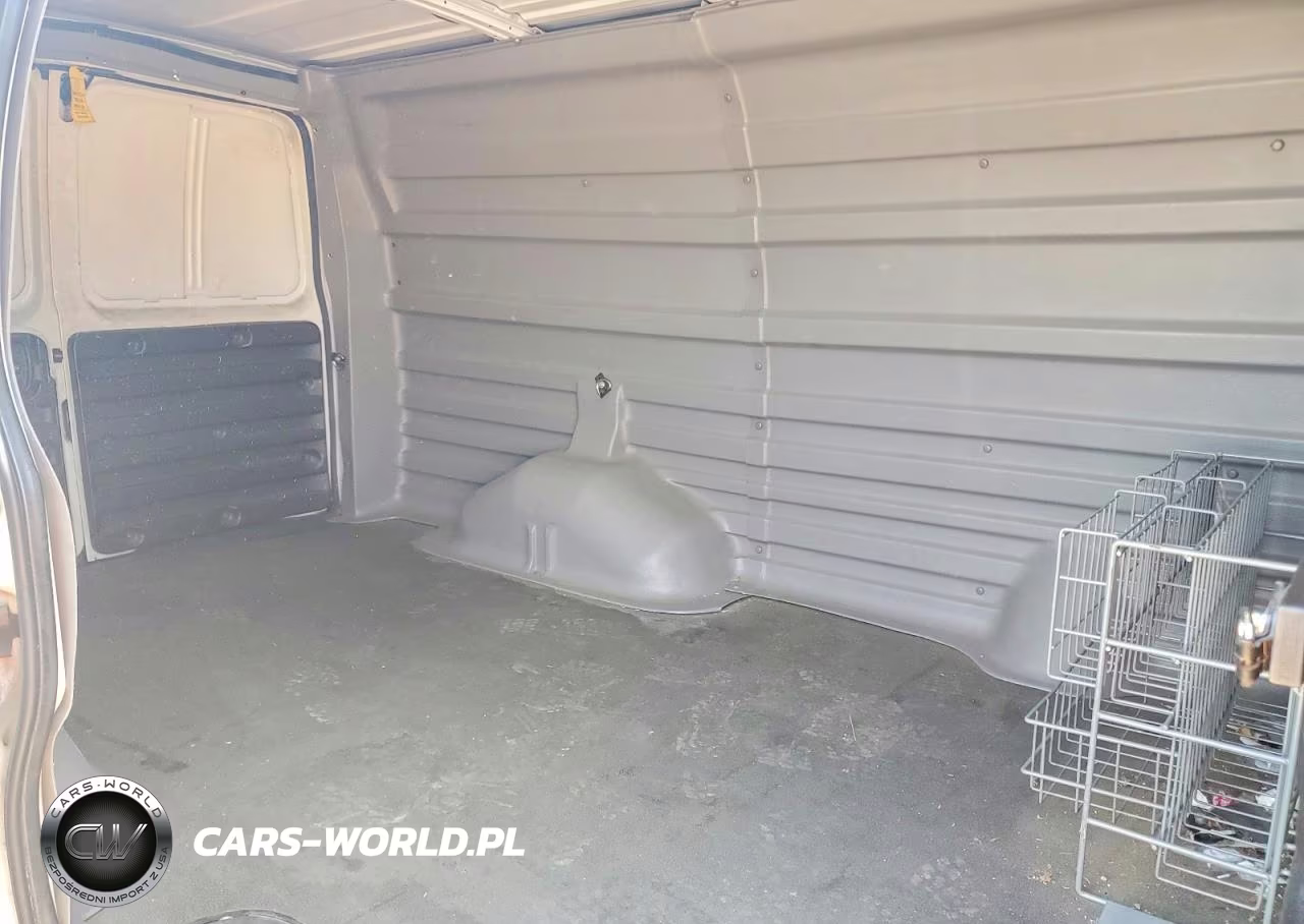 2017 Chevrolet Express 2500 Cargo Delivery Van VIN:1GCWGAF1XH1214463 - 11
