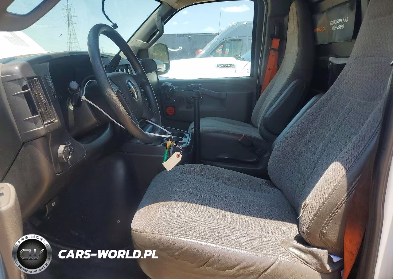 2017 Chevrolet Express 2500 Cargo Delivery Van VIN:1GCWGAF1XH1214463 - 7