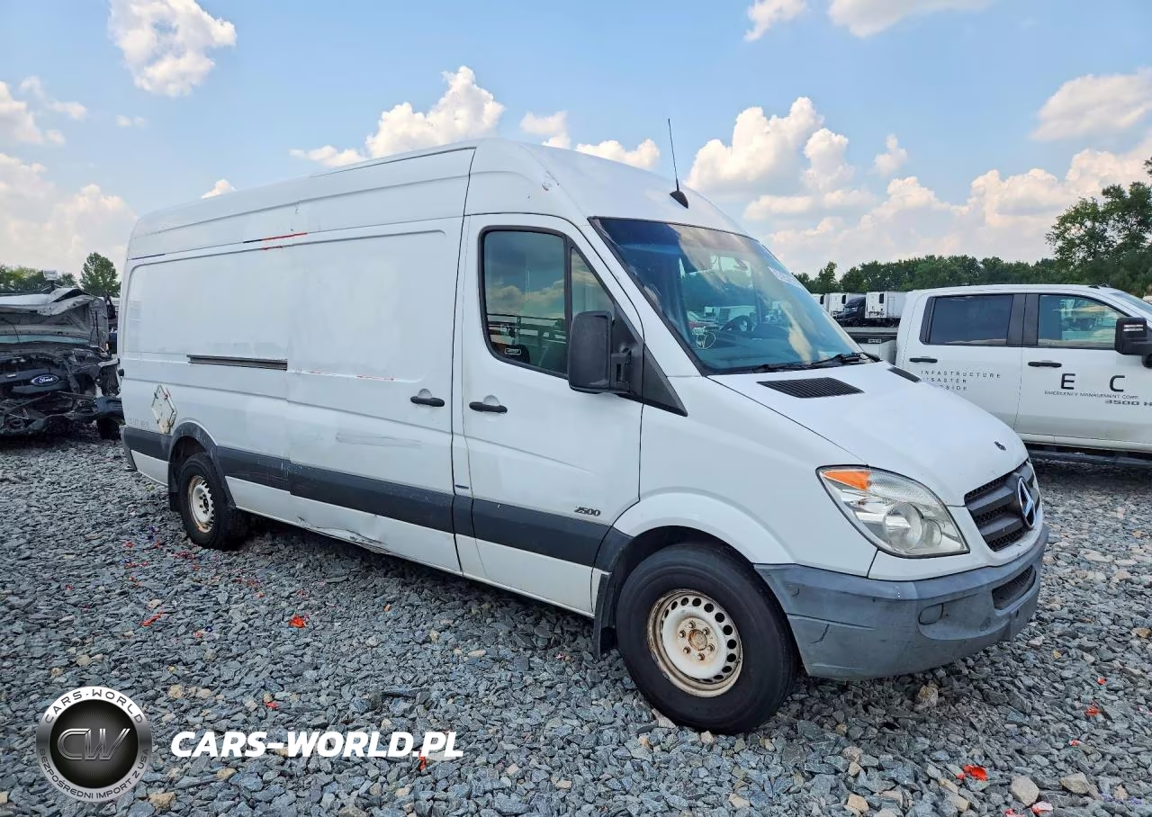 2011 Mercedes-Benz Sprinter 2500 Delivery Van VIN:WD3PE8CB8B5609638 - 4