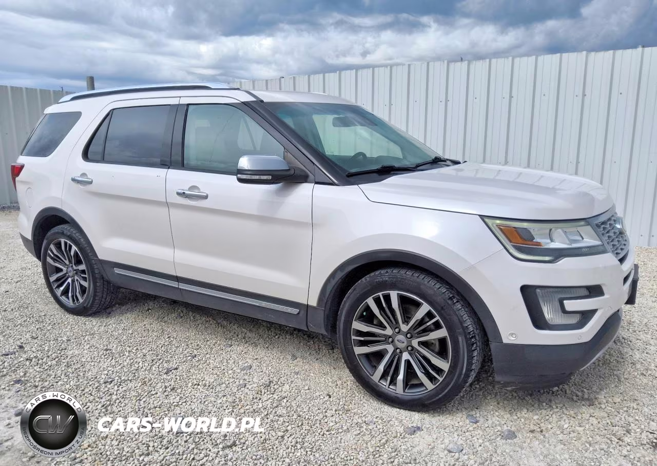 2016 Ford Explorer Platinum VIN:1FM5K8HT3GGB31515 - 4
