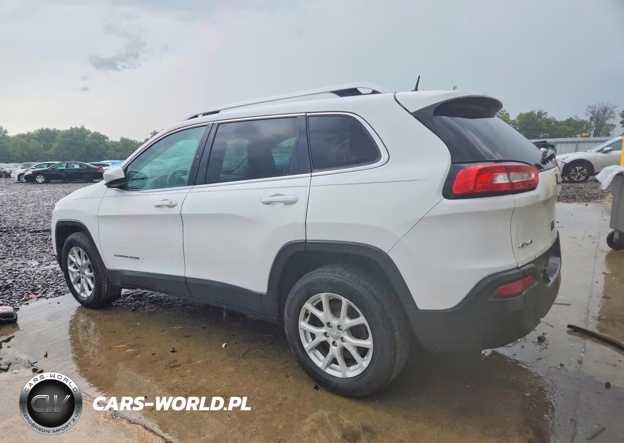 2016 Jeep Cherokee Latitude VIN:1C4PJMCS2GW111463 - 2