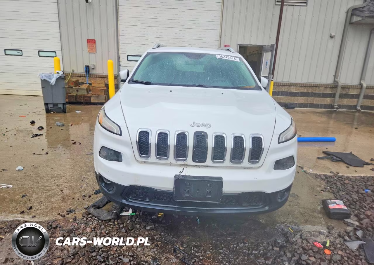 2016 Jeep Cherokee Latitude VIN:1C4PJMCS2GW111463 - 5