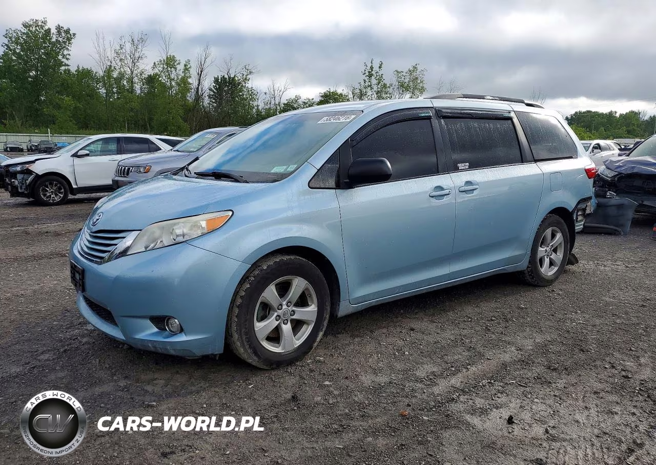 2015 Toyota Sienna Le – zdjęcie 1 z 14