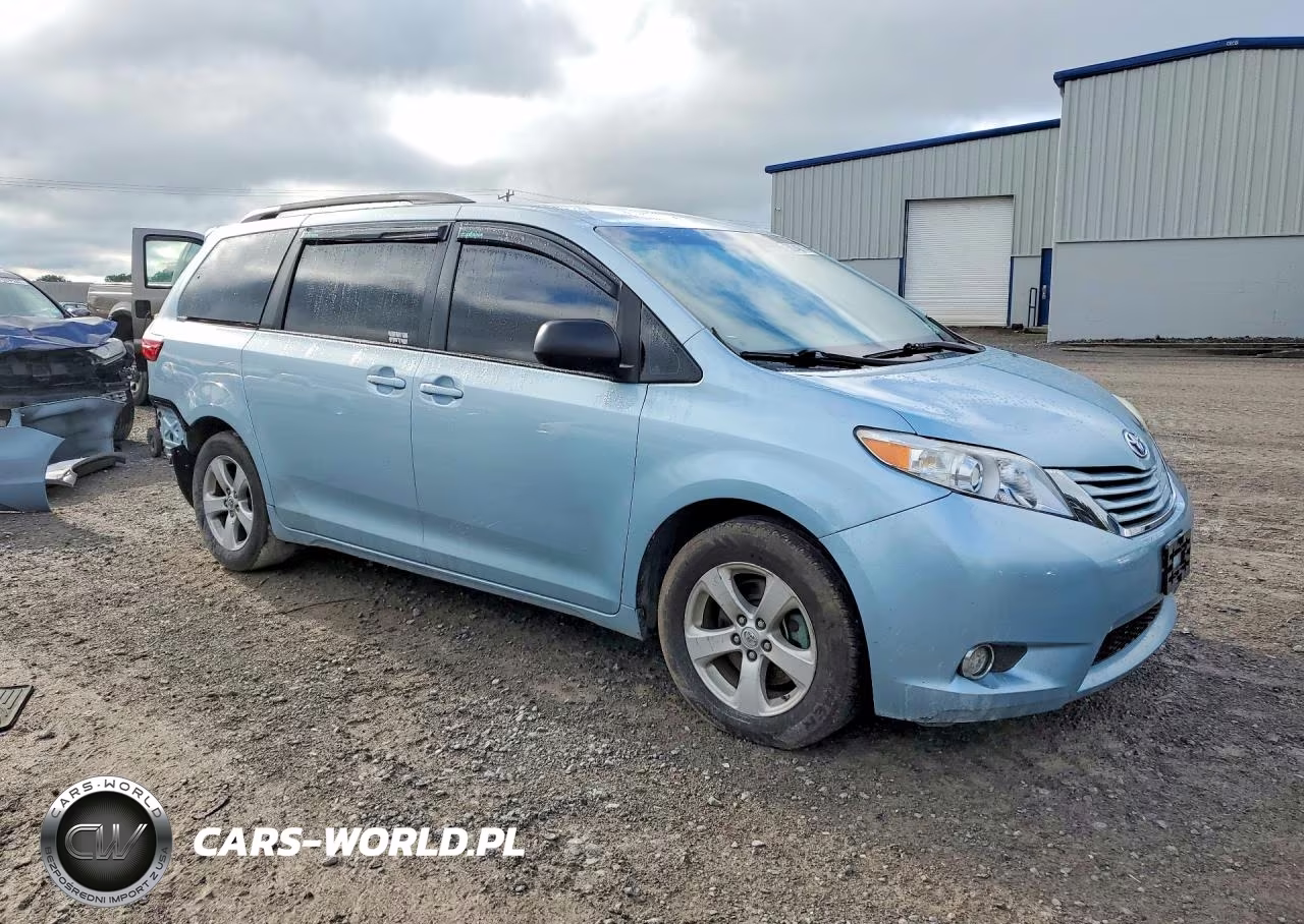 2015 Toyota Sienna Le VIN:5TDKK3DC4FS529112 - 4