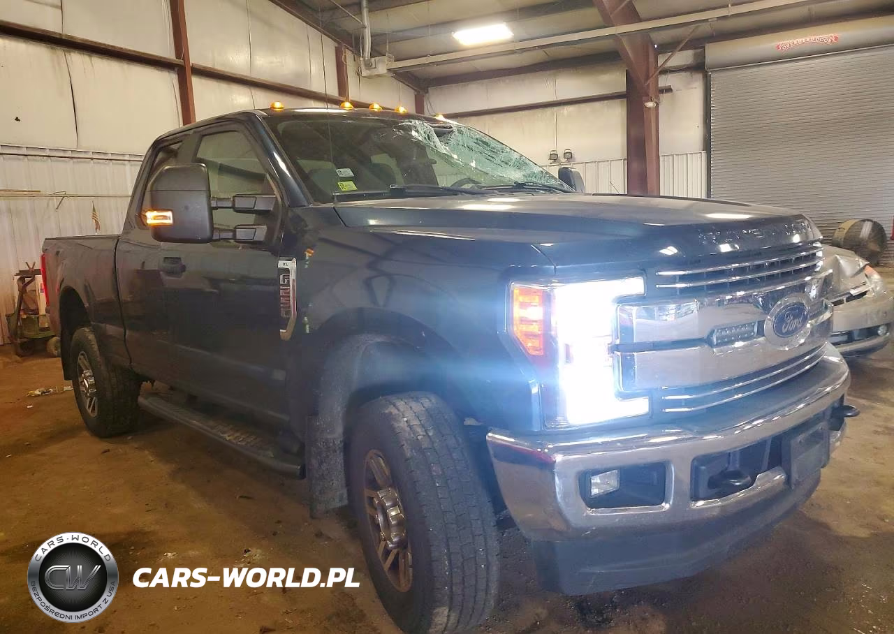 2017 Ford F250 Super Duty VIN:1FT7X2B6XHEB83719 - 4