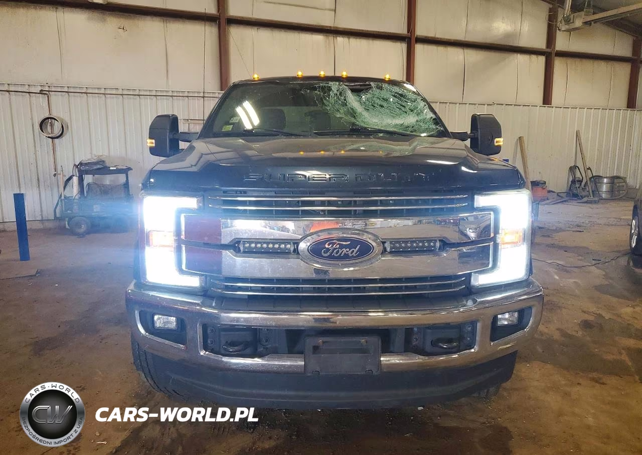 2017 Ford F250 Super Duty VIN:1FT7X2B6XHEB83719 - 5