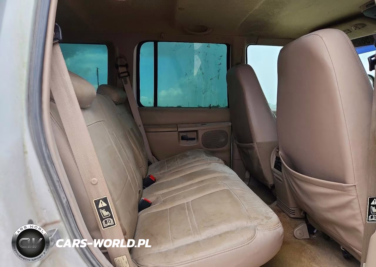 2000 Ford Explorer Eddie Bauer VIN:1FMZU64P6YUB30936 - 11