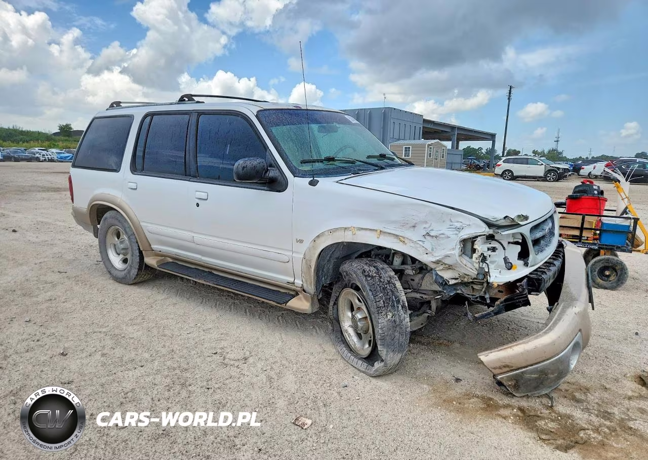 2000 Ford Explorer Eddie Bauer VIN:1FMZU64P6YUB30936 - 4
