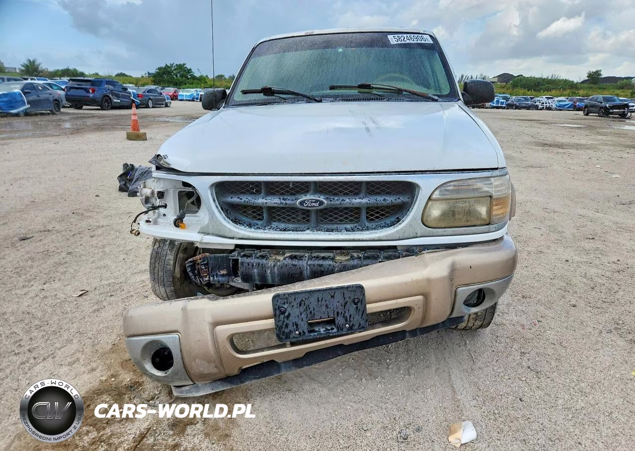 2000 Ford Explorer Eddie Bauer VIN:1FMZU64P6YUB30936 - 5