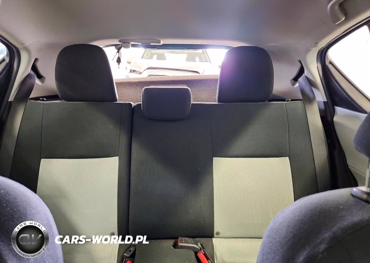 2012 Toyota Prius C VIN:JTDKDTB36C1019575 - 10