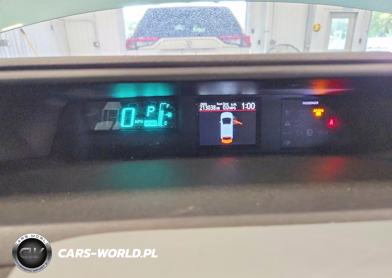 2012 Toyota Prius C VIN:JTDKDTB36C1019575 - 9