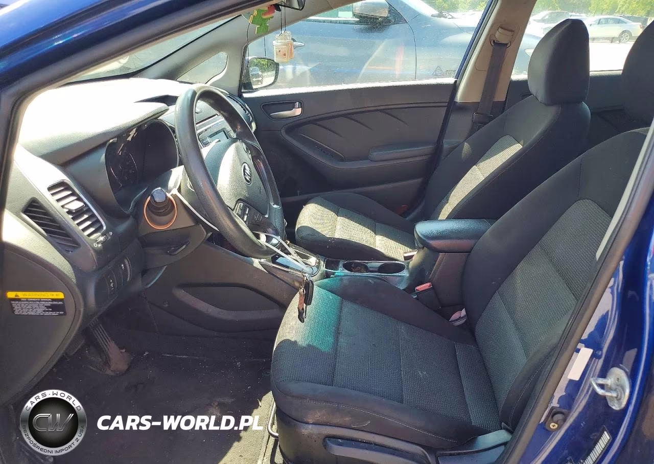 2018 Kia Forte Lx VIN:3KPFK4A74JE213081 - 7