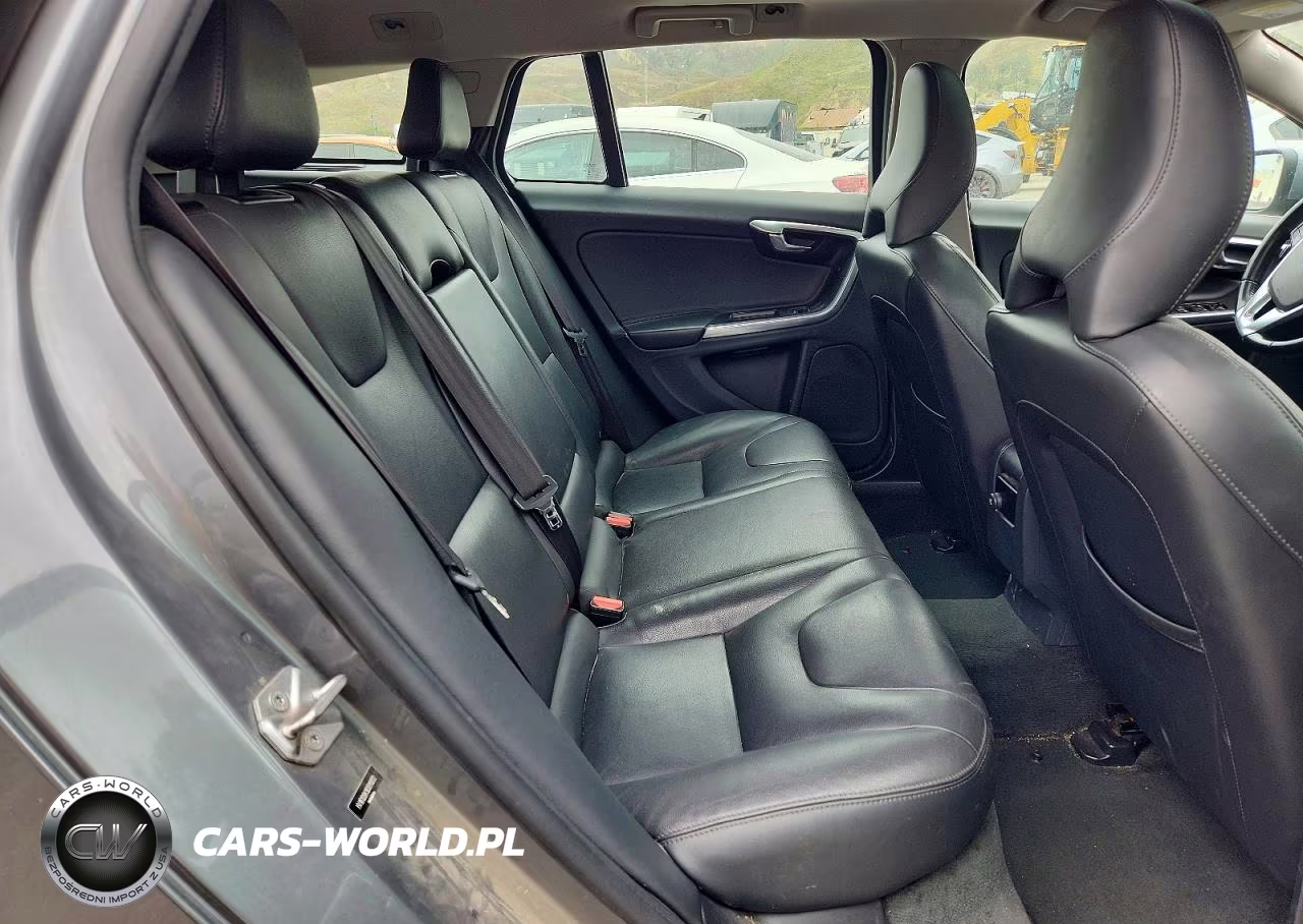 2016 Volvo V60 Premier VIN:YV1612SK1G1311372 - 10
