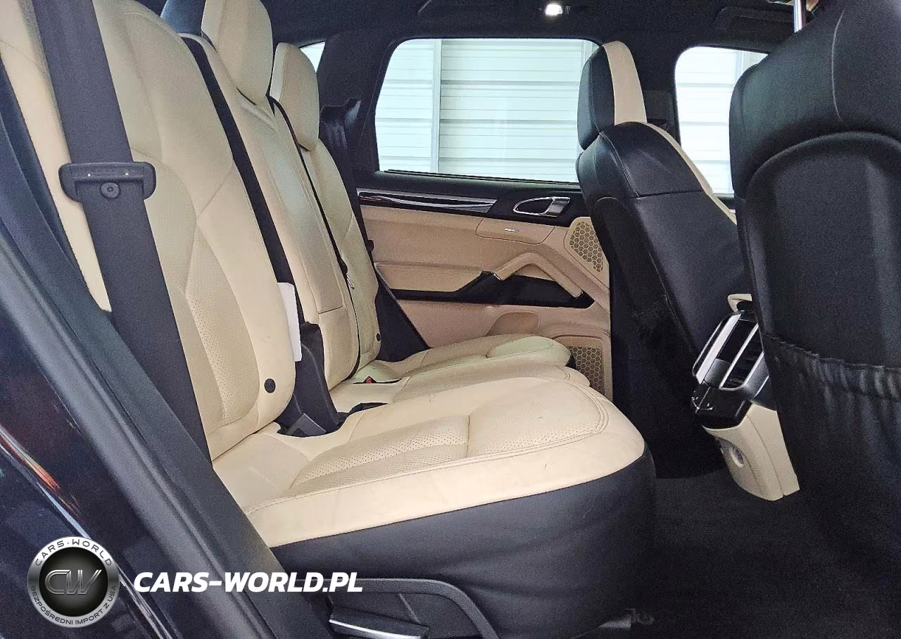 2016 Porsche Cayenne VIN:WP1AA2A20GLA09219 - 10