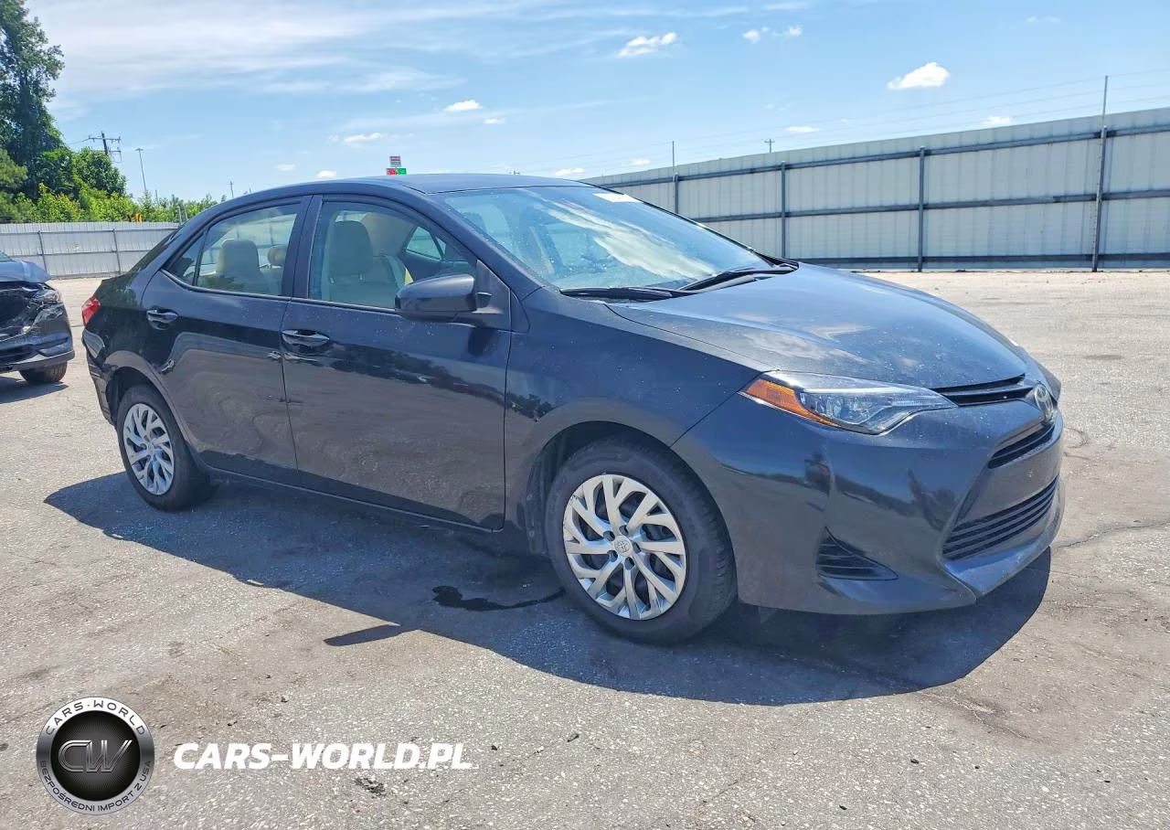 2017 Toyota Corolla Le VIN:2T1BURHEXHC772556 - 4