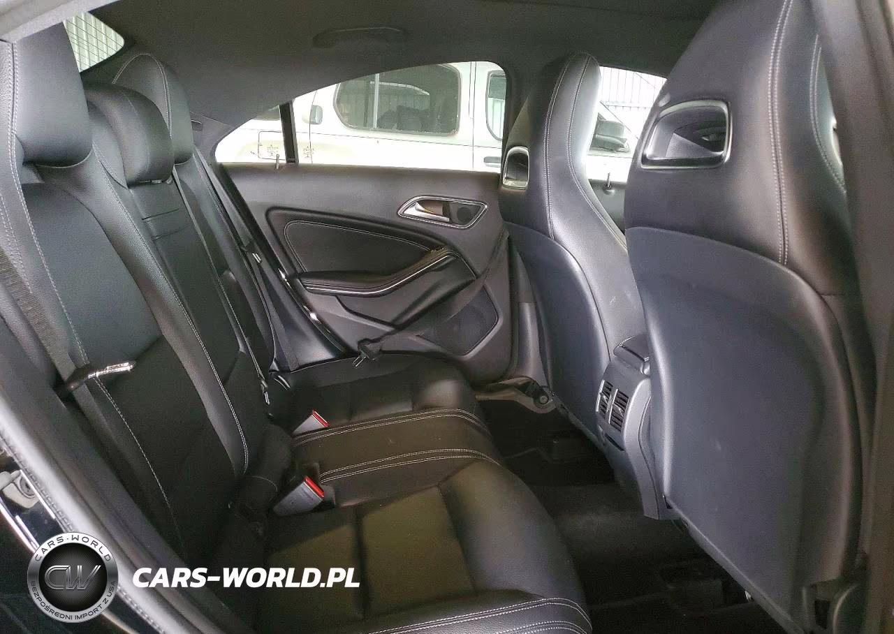 2018 Mercedes-Benz Cla 250 VIN:WDDSJ4EB2JN547322 - 10