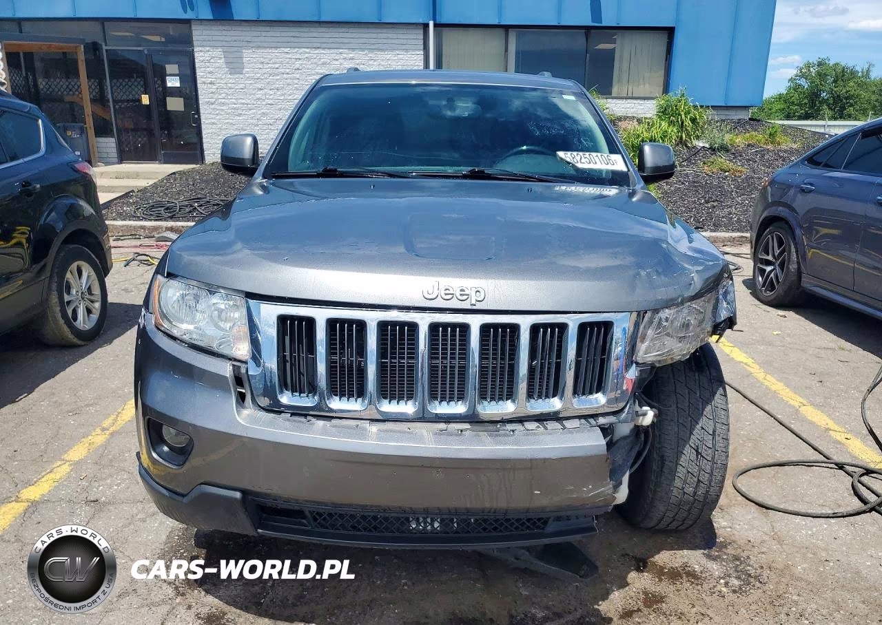 2013 Jeep Grand Cherokee Laredo VIN:1C4RJFAG2DC581217 - 5