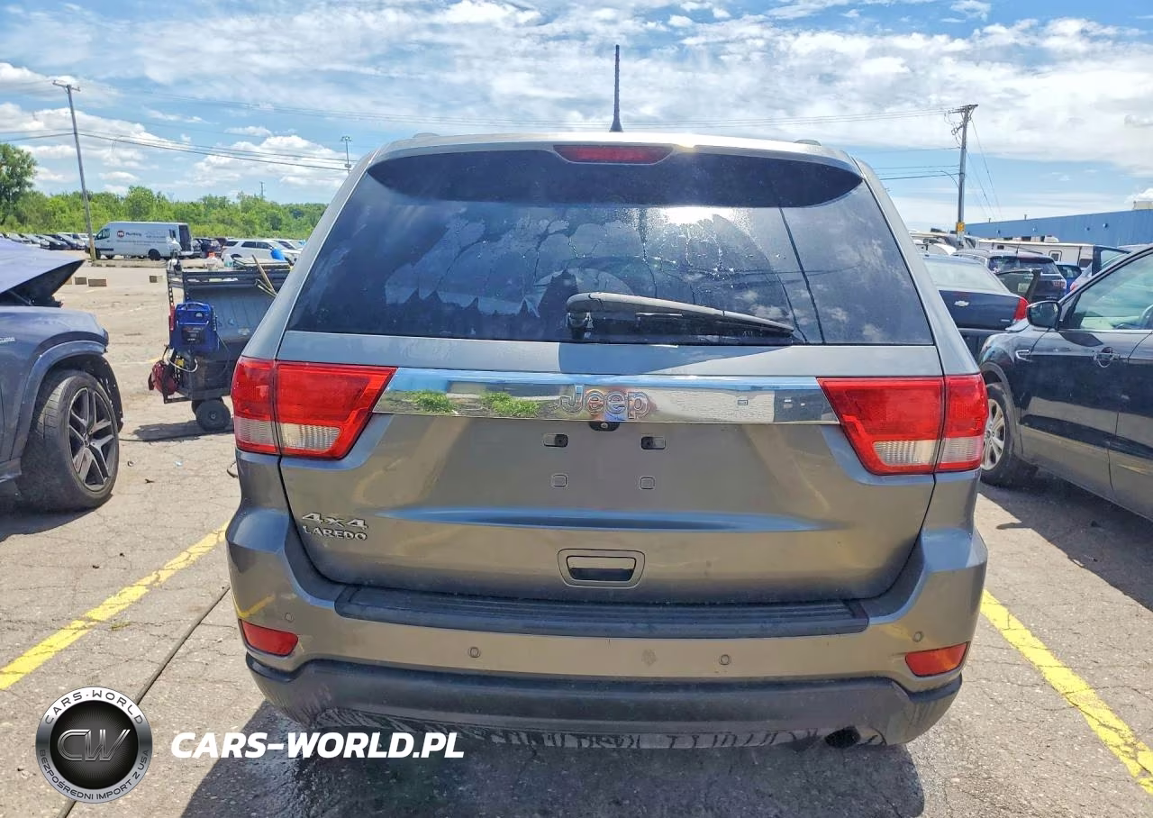 2013 Jeep Grand Cherokee Laredo VIN:1C4RJFAG2DC581217 - 6