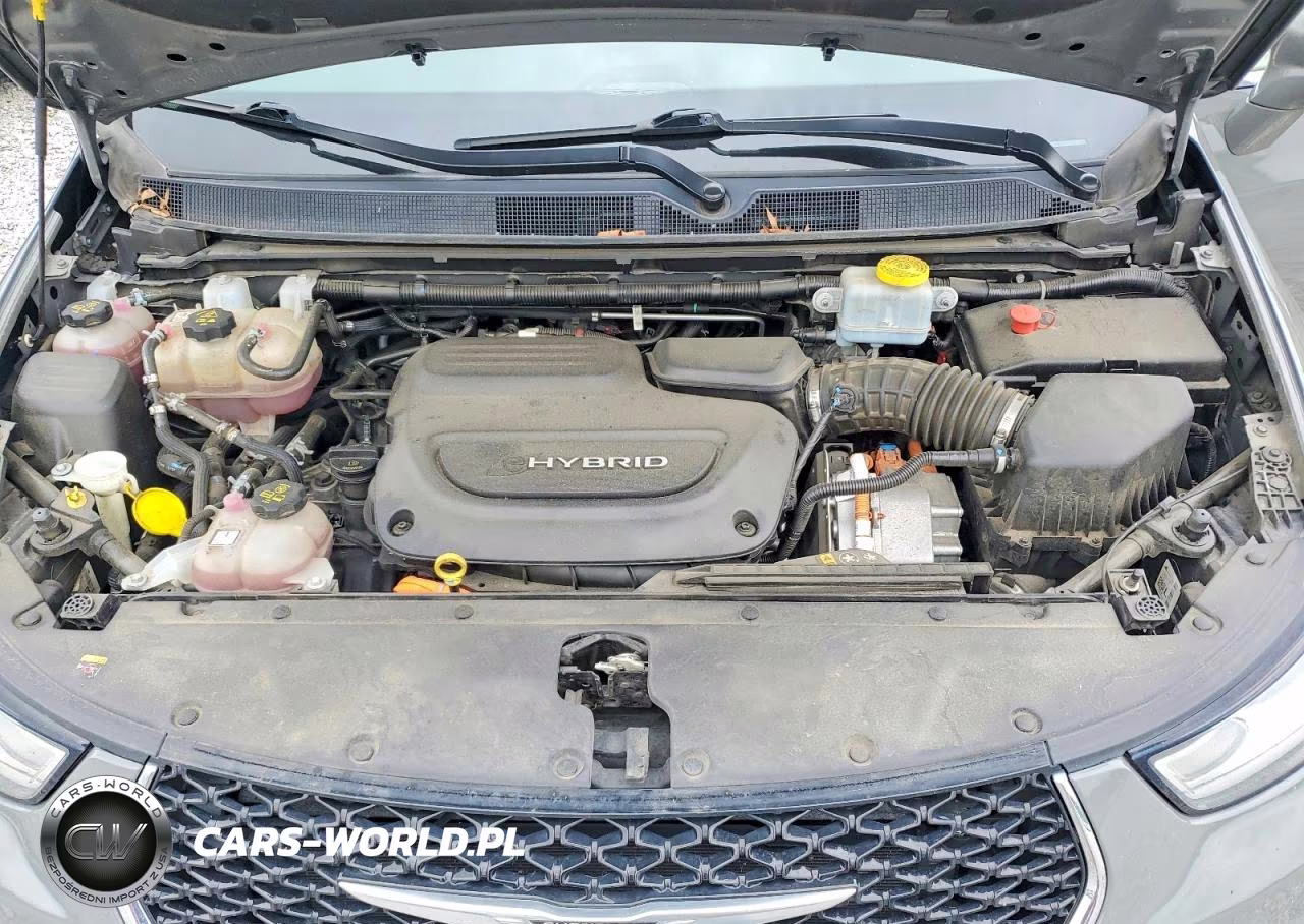 2022 Chrysler Pacifica Hybrid Touring L VIN:2C4RC1L74NR121365 - 12