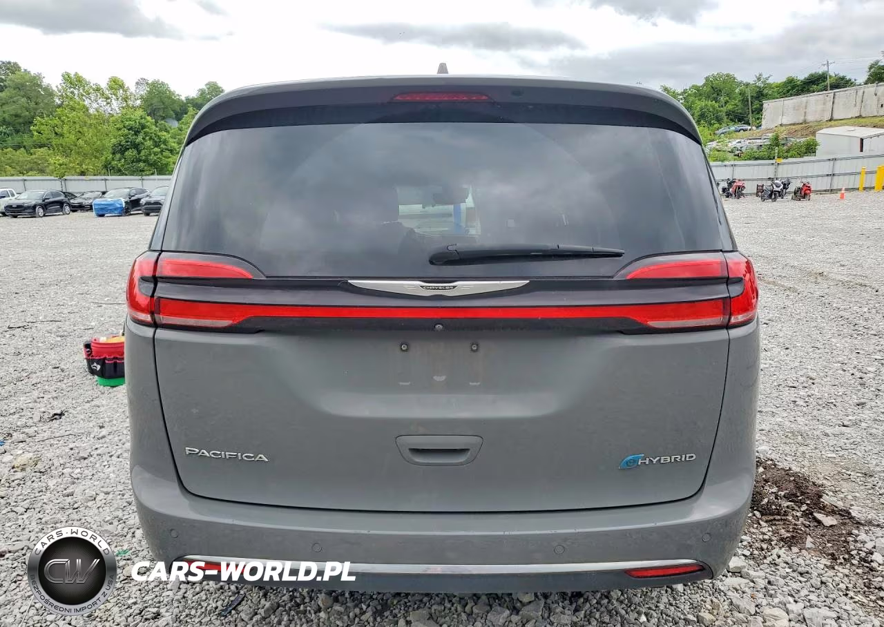 2022 Chrysler Pacifica Hybrid Touring L VIN:2C4RC1L74NR121365 - 6